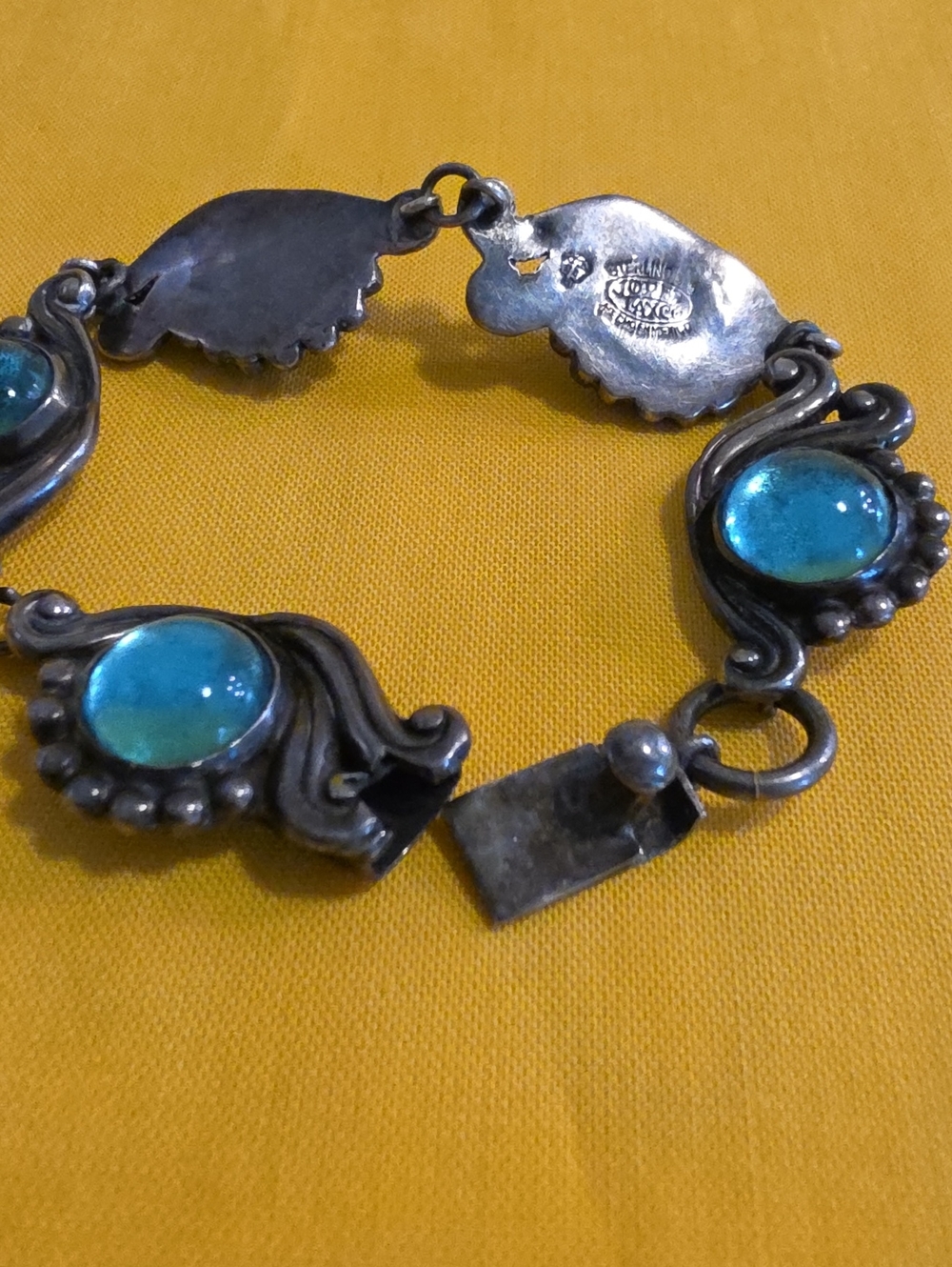 Vintage Mid-Century Mexican Silver Bracelet ▪︎ Blue & Green Glass Cabochons - Picture 5 of 14